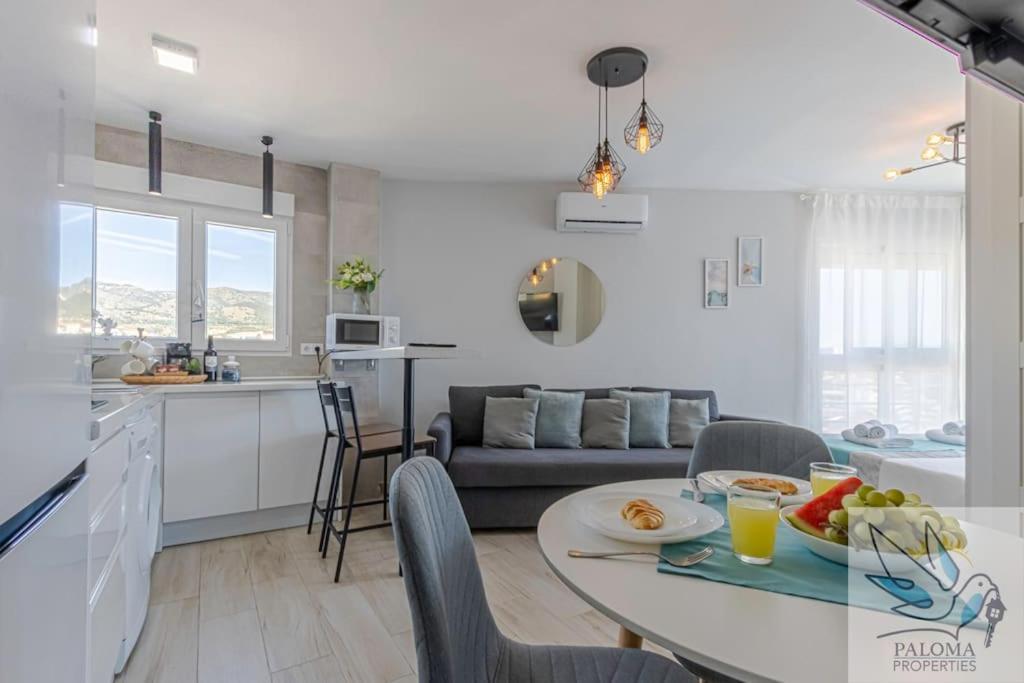 Wonderful Studio Apartment On The Beachfront Benalmádena Exteriör bild