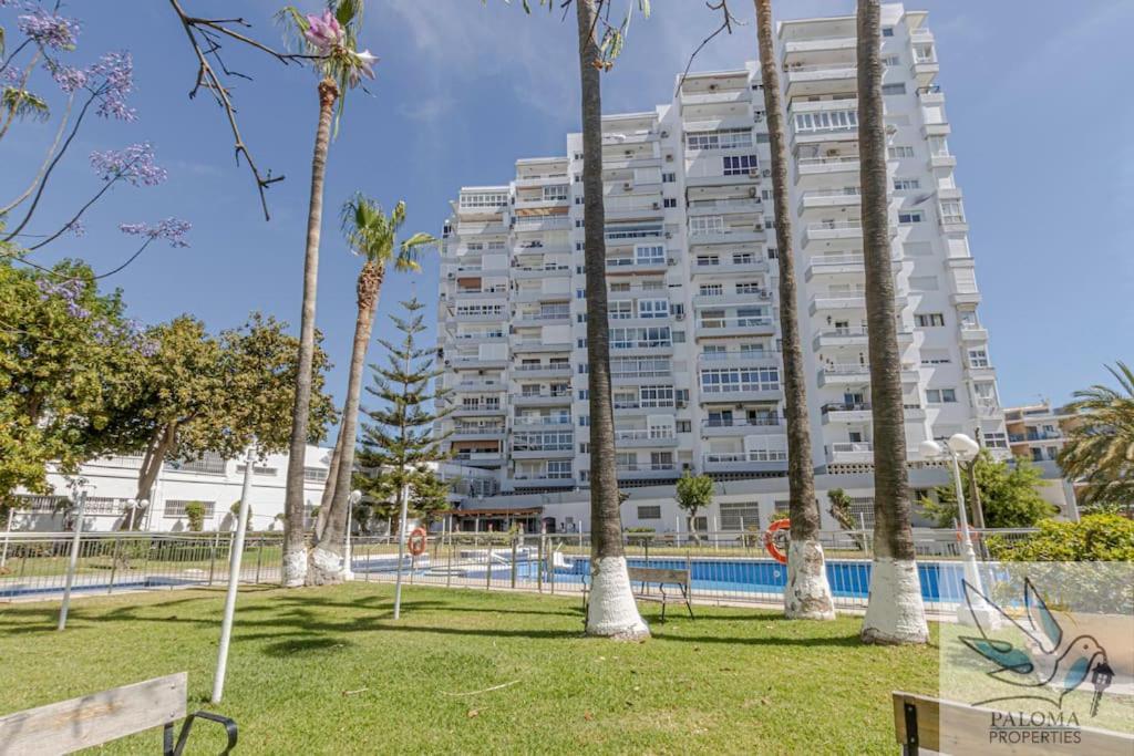 Wonderful Studio Apartment On The Beachfront Benalmádena Exteriör bild