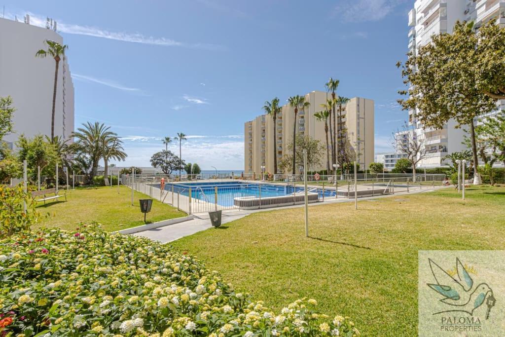 Wonderful Studio Apartment On The Beachfront Benalmádena Exteriör bild